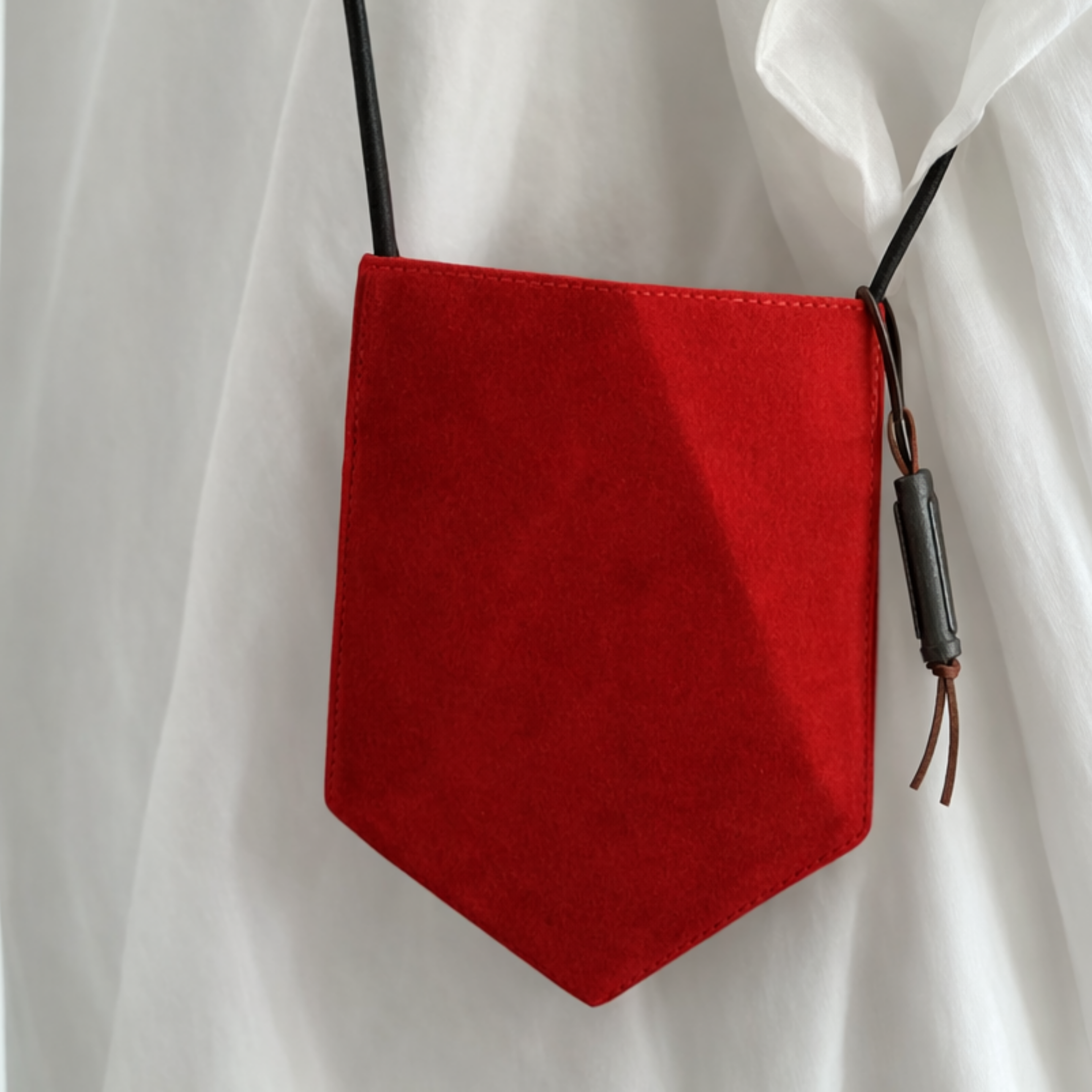 일무 온지음 협업굿즈 가죽 참 썸네일